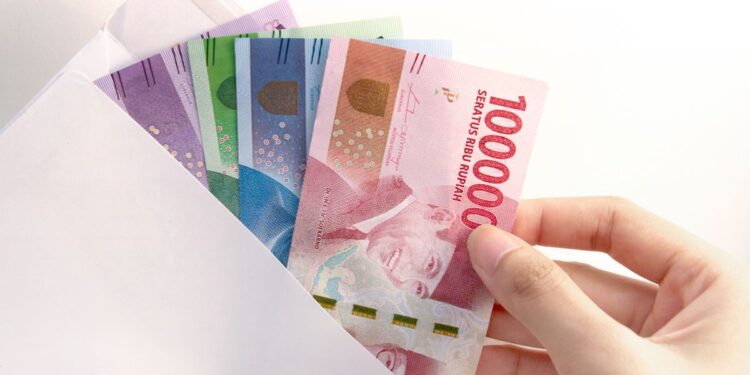 Gaji Karyawan Naik 5,8 Persen