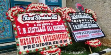 PDIP Kirim Karangan Bunga untuk Ali Khamenei