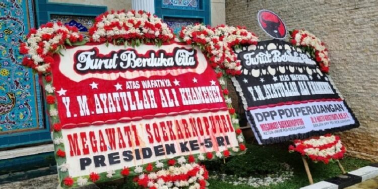 PDIP Kirim Karangan Bunga untuk Ali Khamenei