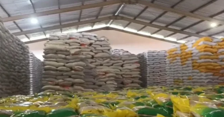Bulog Kaltimtara Salurkan Bantuan Pangan